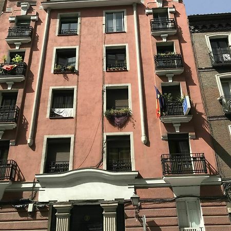 Hostal Becerrea Madrid Exterior foto
